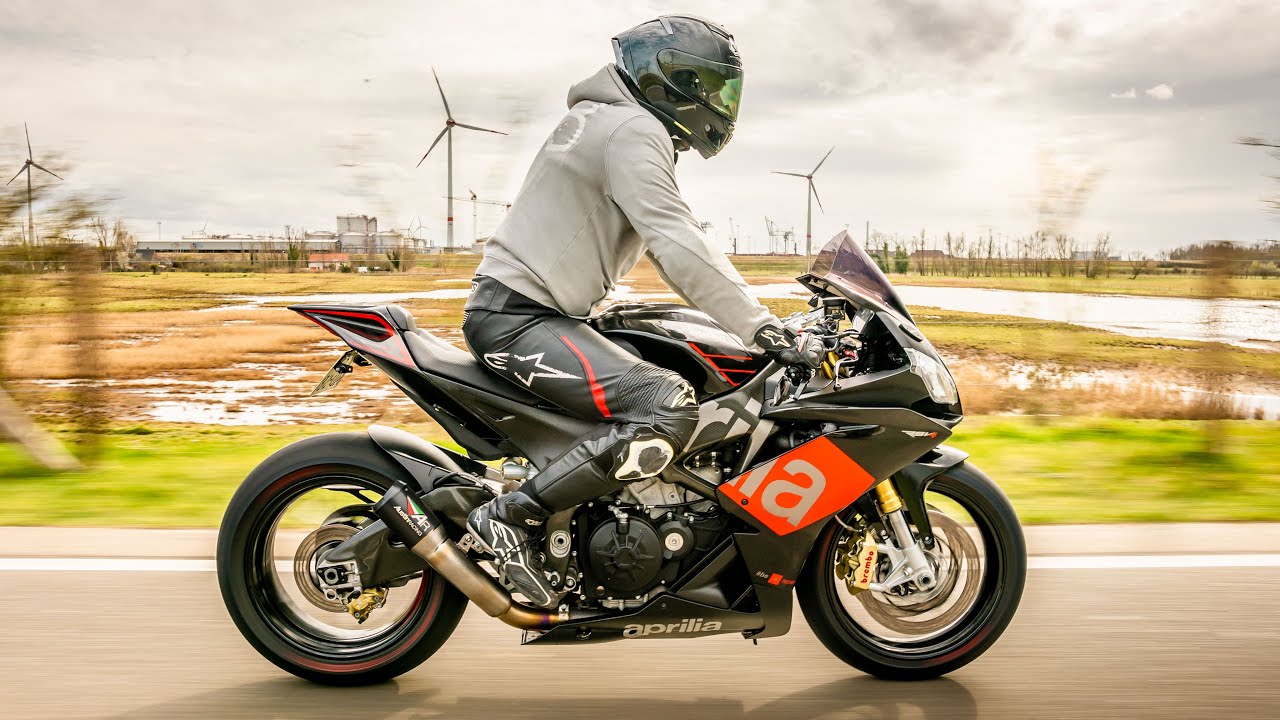 Aprilia RSV4 Austin Racing exhaust sound / Fly by's / Revs /GP1R