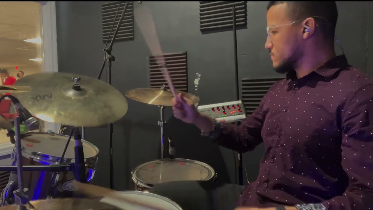Drum Cover Tu Pueblo Dice Gracia