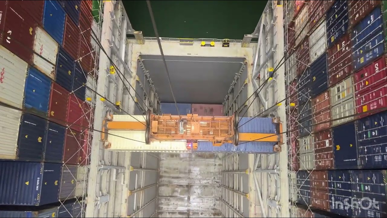 Những container được xuất,nhập thông qua cảng #Trong Cảng Biển và Tàu Biển Việt Nam @