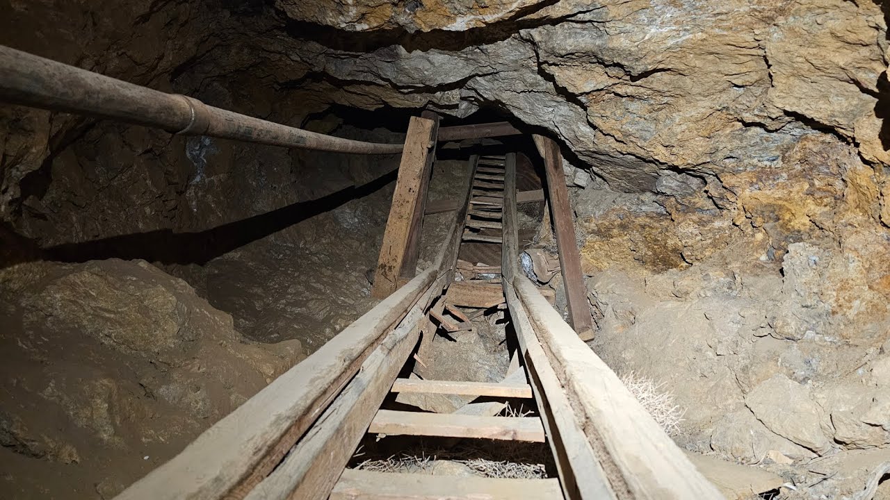 We Drop 400ft Below Ground: 1870 Custer Mine You Won’t Believe This!!