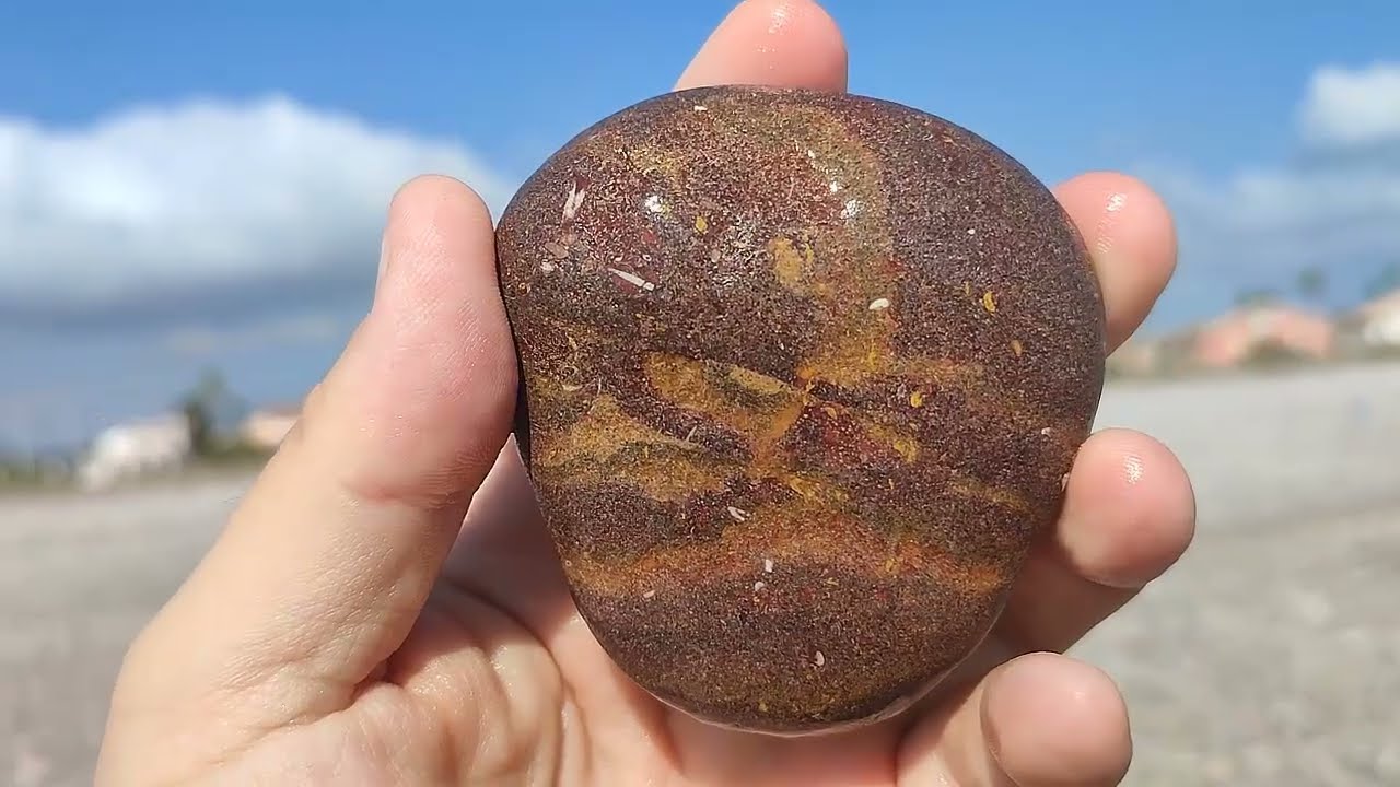 Qué Piedras se Encuentran en la Playa: Minerales y Rocas Fascinantes
