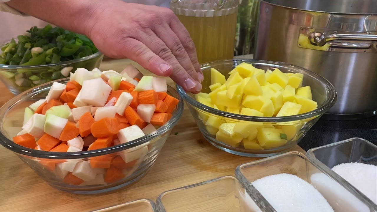 Welcome to Berlin: Let's Make a Vegetable Soup at the Mensa Kochstudio! (+ Q&A)