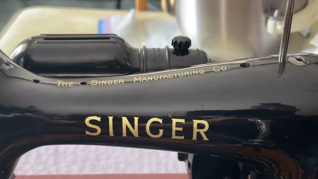 MAINTENANCE SERIES #6: Have You Checked Your Oil? Normal Oiling Steps For a Singer 99 Sewing Machine