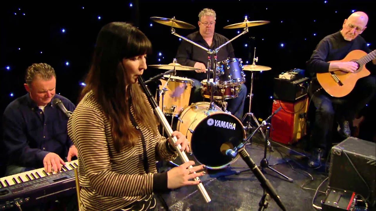 Piper to the End | Pauline Wells & Devri Band