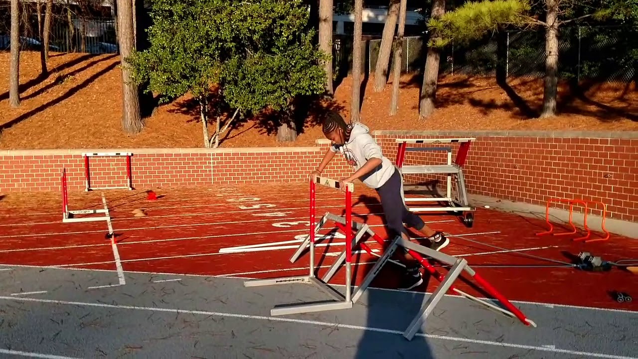 Hurdle Training - Drilling and Resistance band Mariah Perry