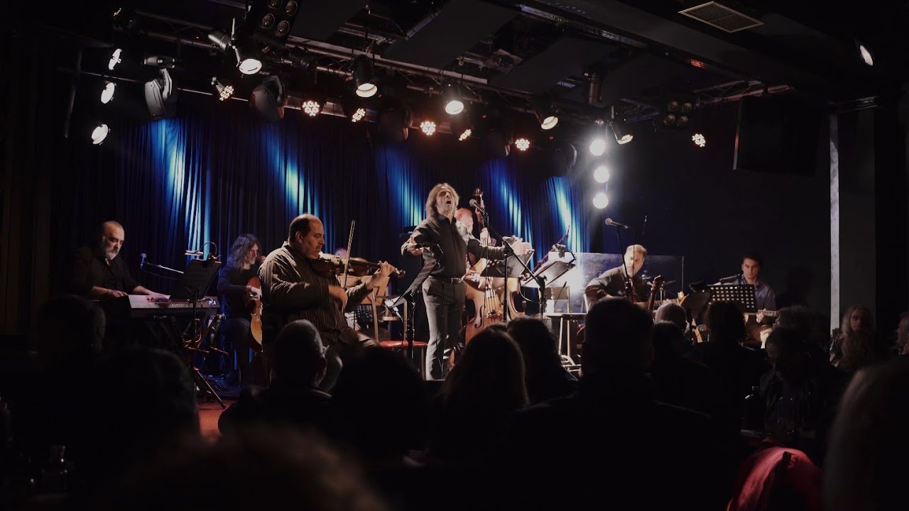 Ουράνιο τόξο – Βασίλης Λέκκας  || Live Σταυρός του Νότου