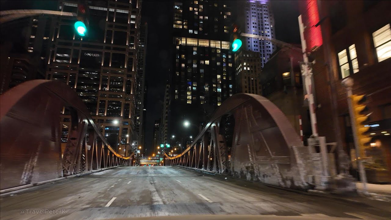Driving from Irving Park neighborhood to South Loop neighborhood in Chicago Illinois