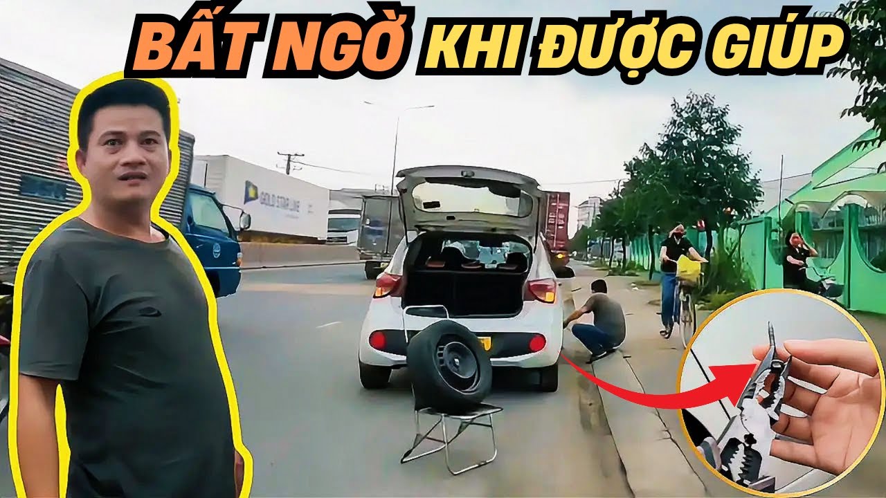 Đang loay hoay với chiếc ô tô gặp sự cố không rõ nguyên nhân thì bất ngờ được giúp