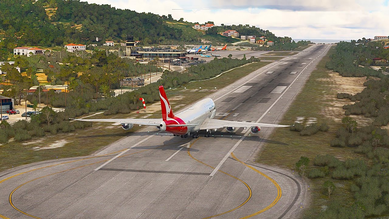 World Record! 747 QANTAS Airways Attempts Shortest Takeoff Ever at skiathos Airport