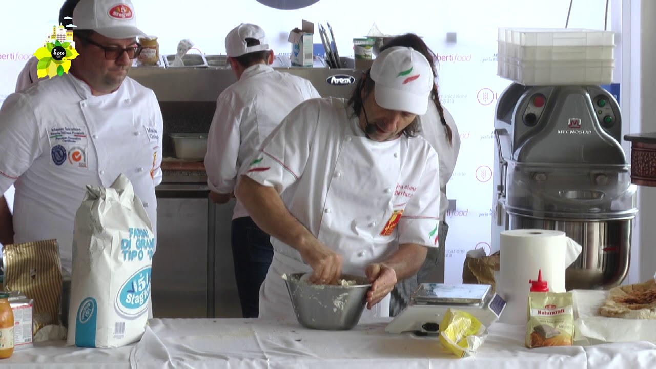 HoReCoast 2019 - Pizza Lab “La pizza senza glutine e senza lattosio” di Bertuzzo e Croccia
