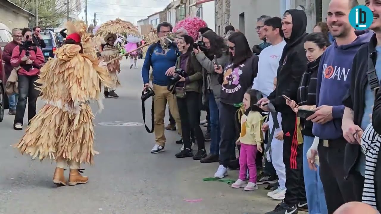 Desfile en Bemposta V Encuentro de Mascaradas