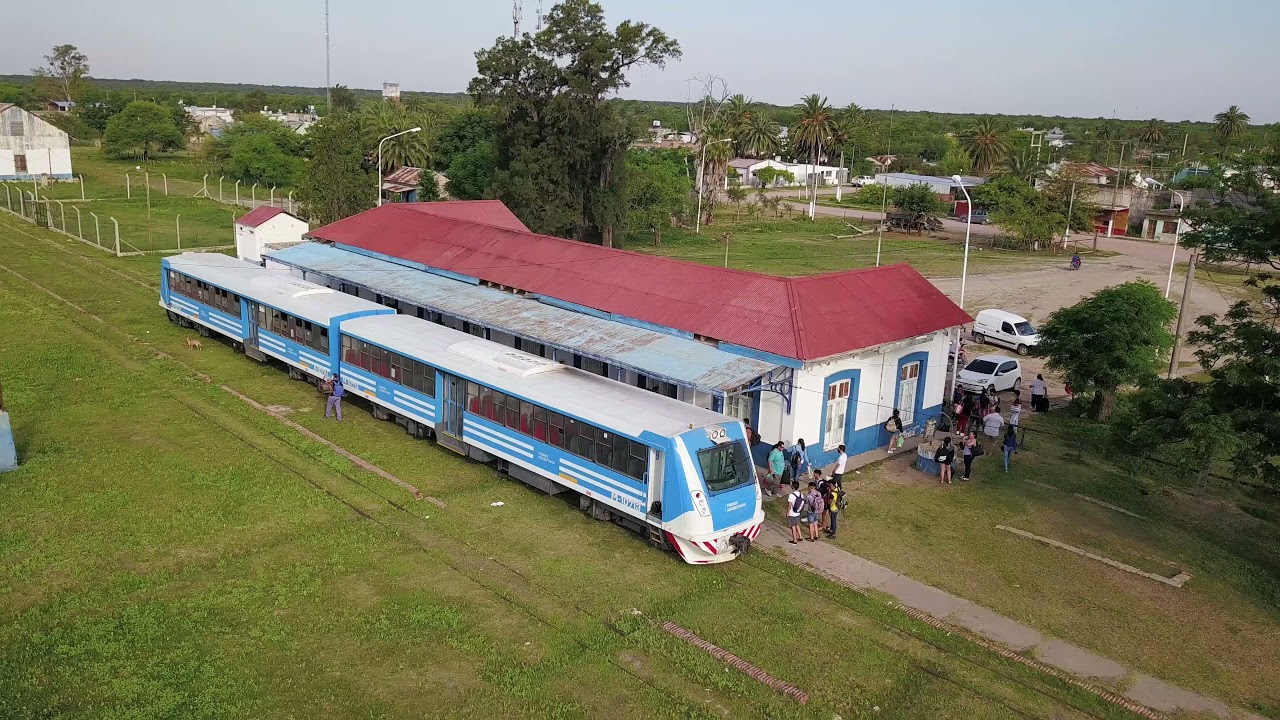 Charadai  : un pueblo aislado de todo, su único medio de transporte viable sigue siendo el tren .