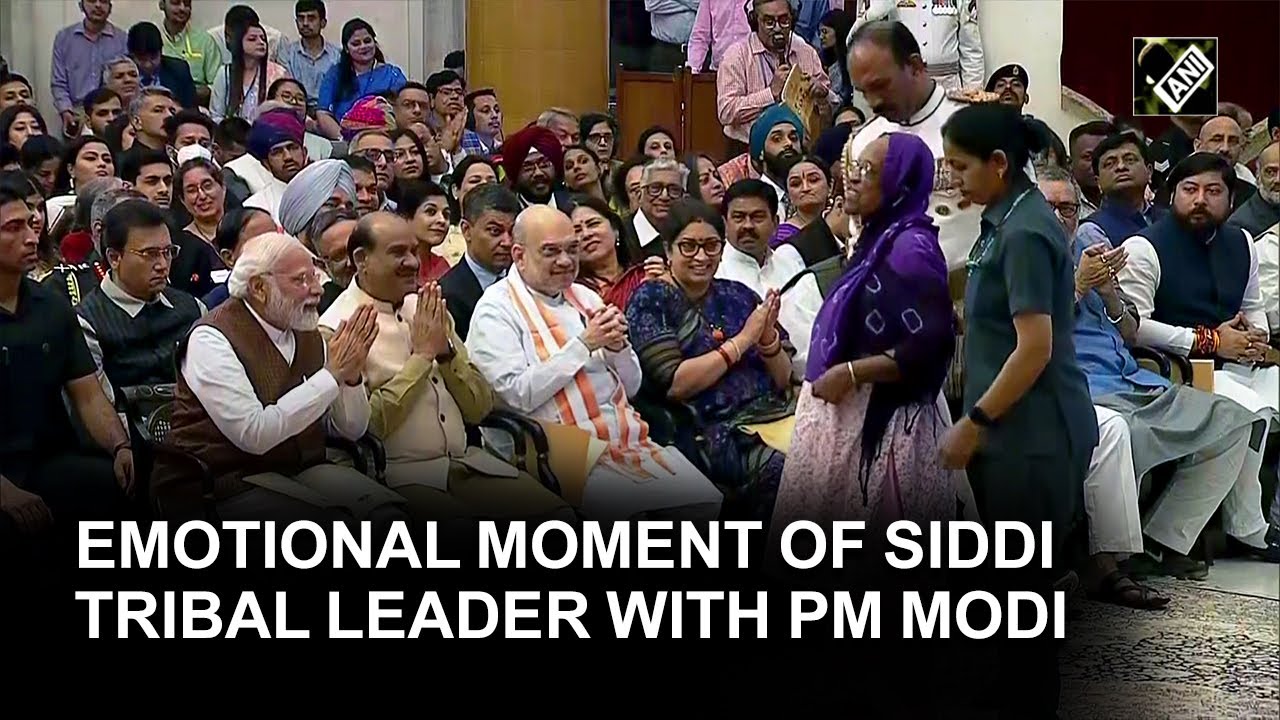Emotional moment when Siddi tribal community elder leader blessed PM Modi before getting Padma