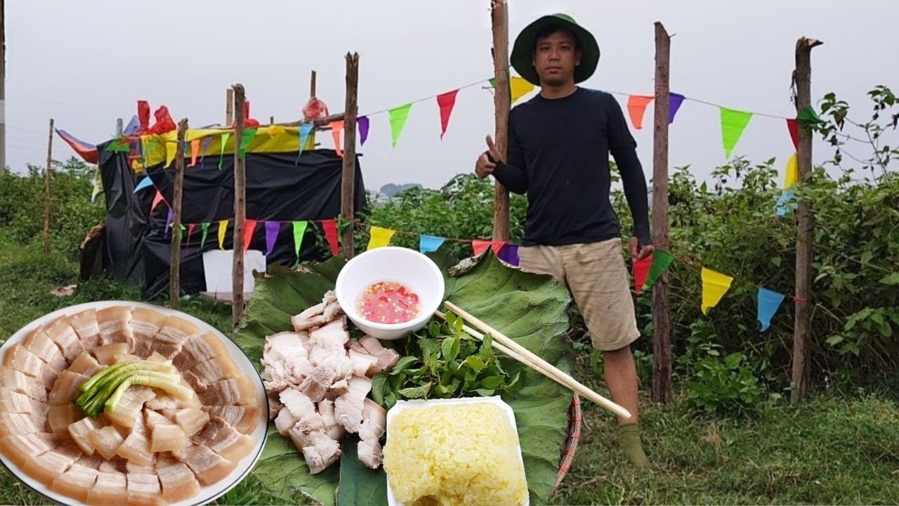 Building A Fence For The Tent And Cooking Boiled Pork In The Wild