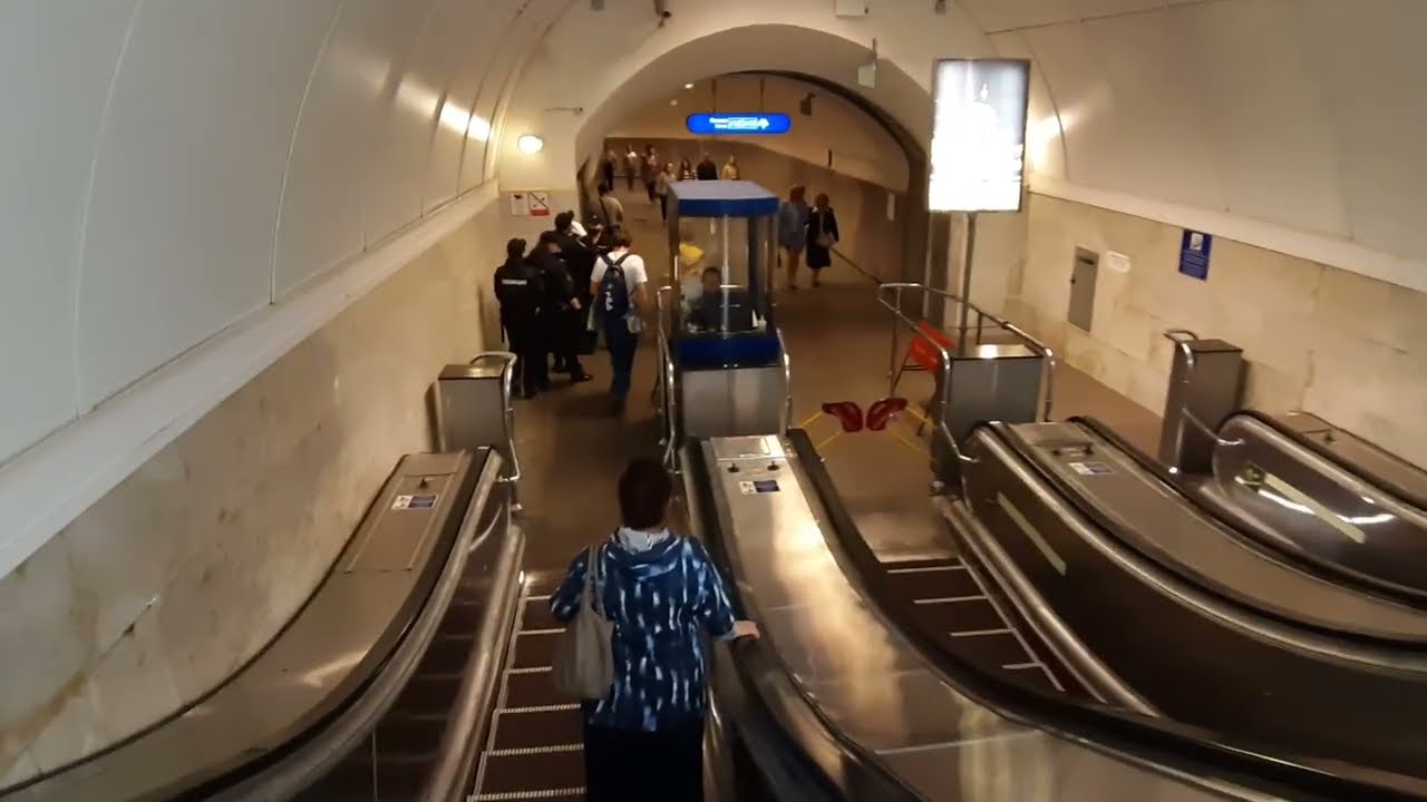 Санкт-Петербург, станция метро Невский Проспект