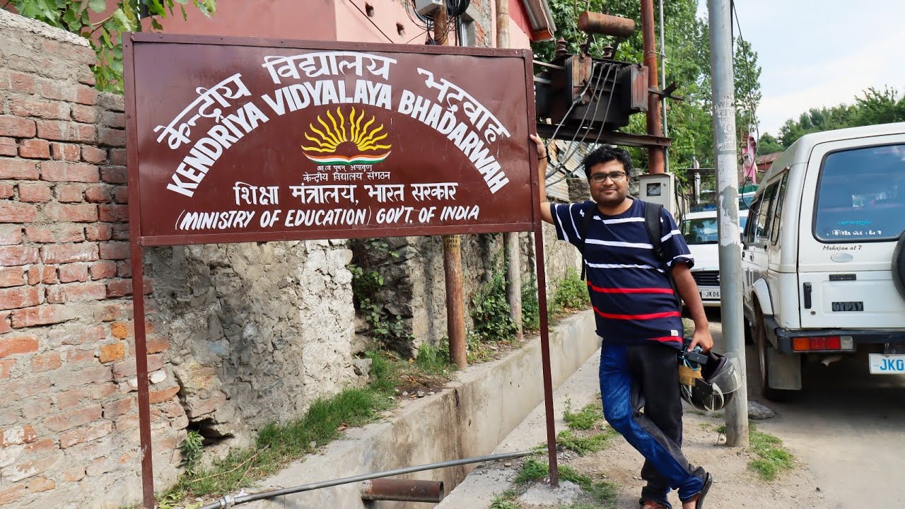 Vist to my school 🏫 K.V Bhaderwah after 15 years | Best school of Bhaderwah | Nostalgia
