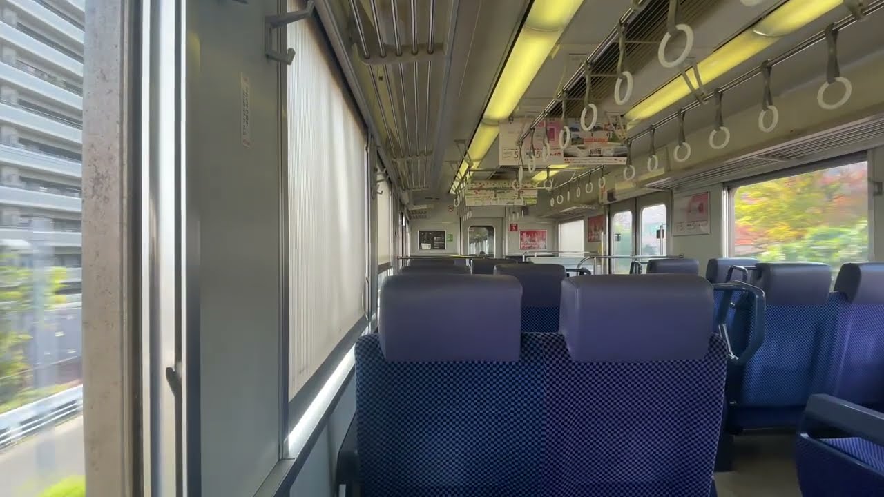 【朝ラッシュから解放された車内】鹿児島本線 811系 快速南福岡行き《博多駅→南福岡駅》