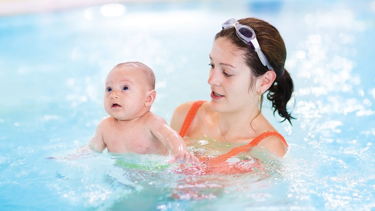 How to Introduce a Baby to Swimming: Kicking