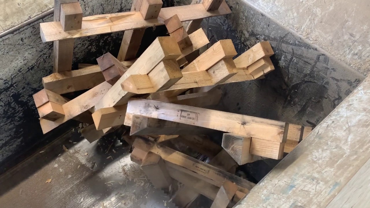 Dragon D160 industrial pallet shredder - re-processing wood waste into animal bedding
