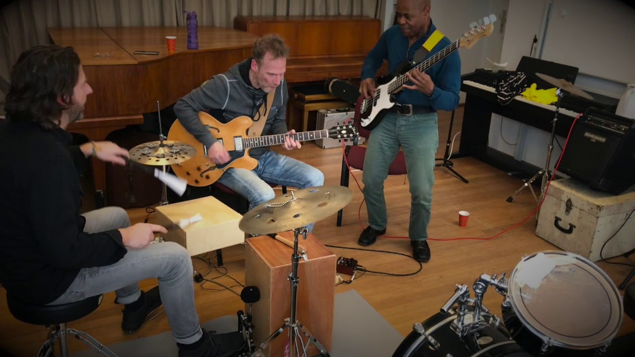 Groove Industries mini Cajon Drum Kit. Rehearsal with the Urban Jazz Trio. Just groovin'