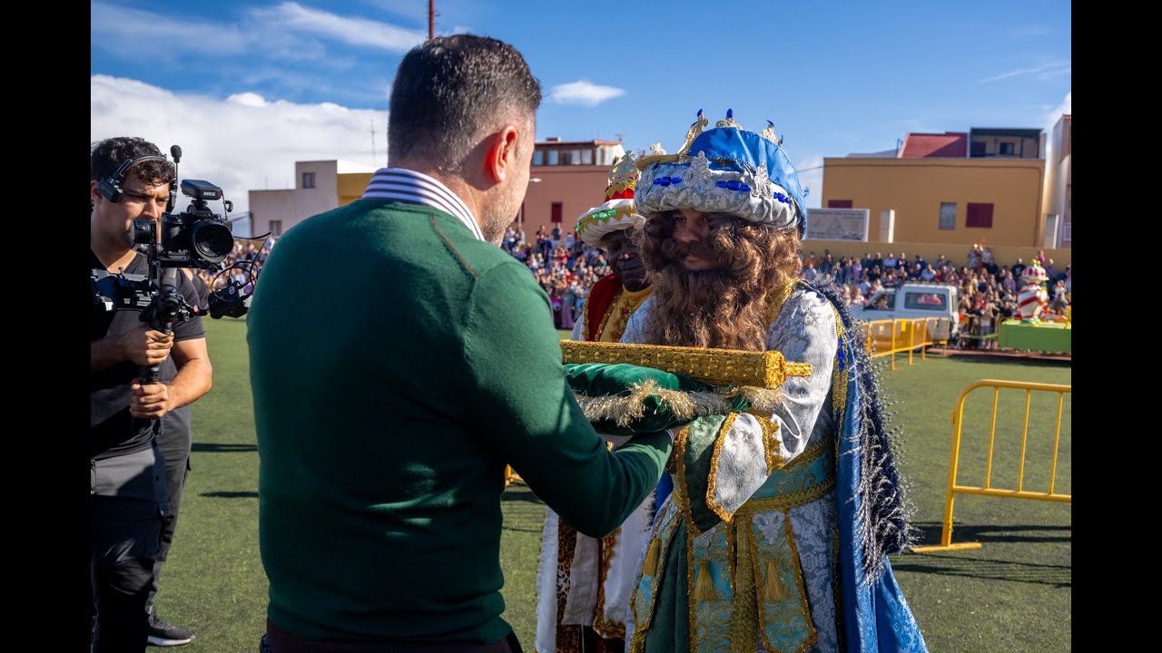 Llegada en helicóptero de SSMM los Reyes Magos de Oriente - Gáldar 2024