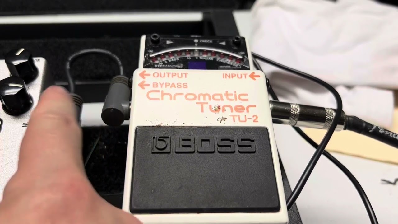 Boss TU 3 Chromatic Tuner Pedal with Bypass Review
