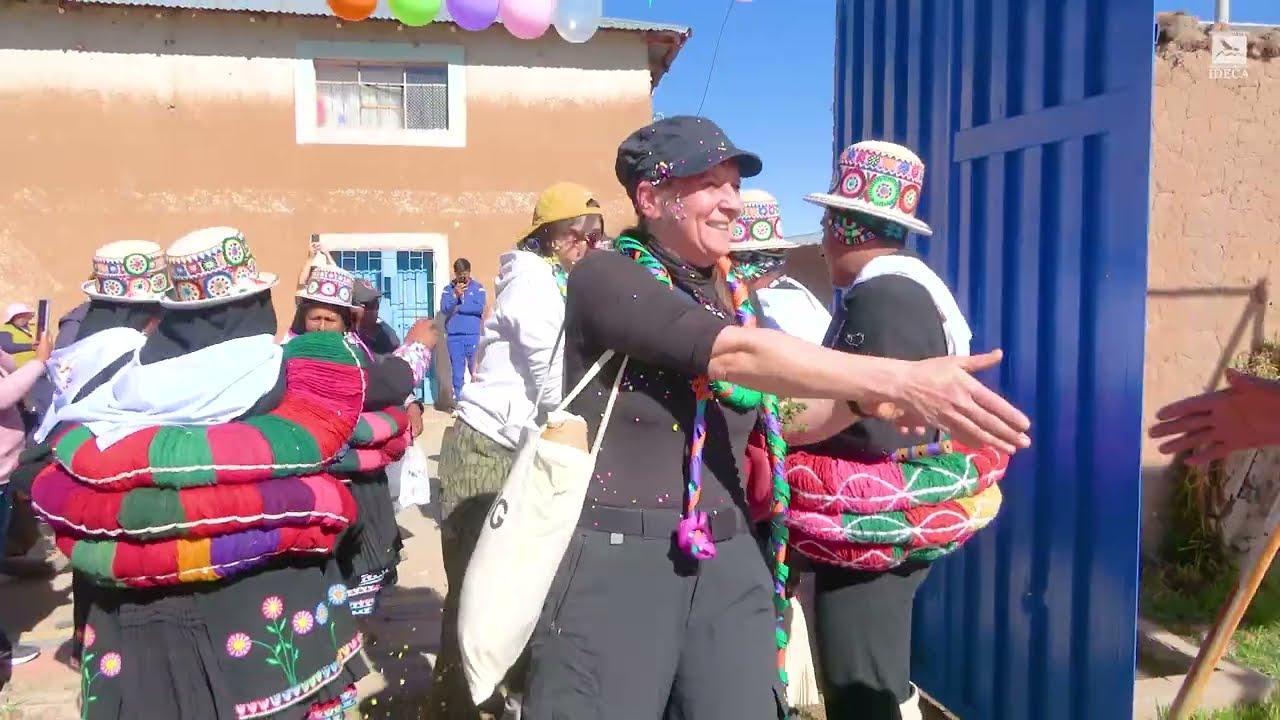 Visita de la cooperante Lemonaid & Charitea a Santiago de Pupuja