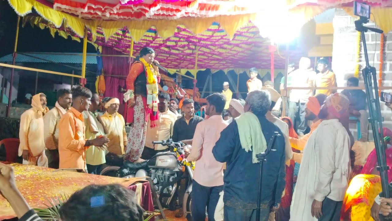 Sumitra mugalihal dollina pada ಸುಮಿತ್ರಾ ಮುಗಳಿಹಾಳ ಡೊಳ್ಳಿನ ಪದ