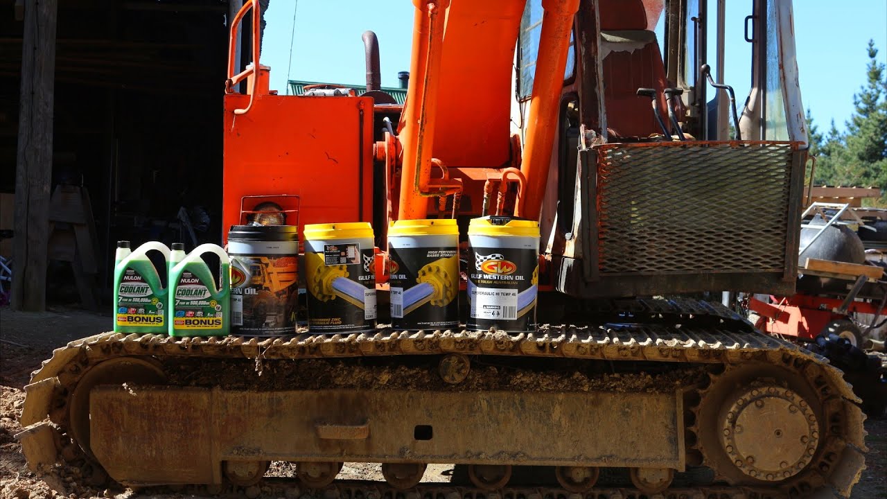 Abandoned digger gets some much needed maintenance - Thanks Supercheap Auto