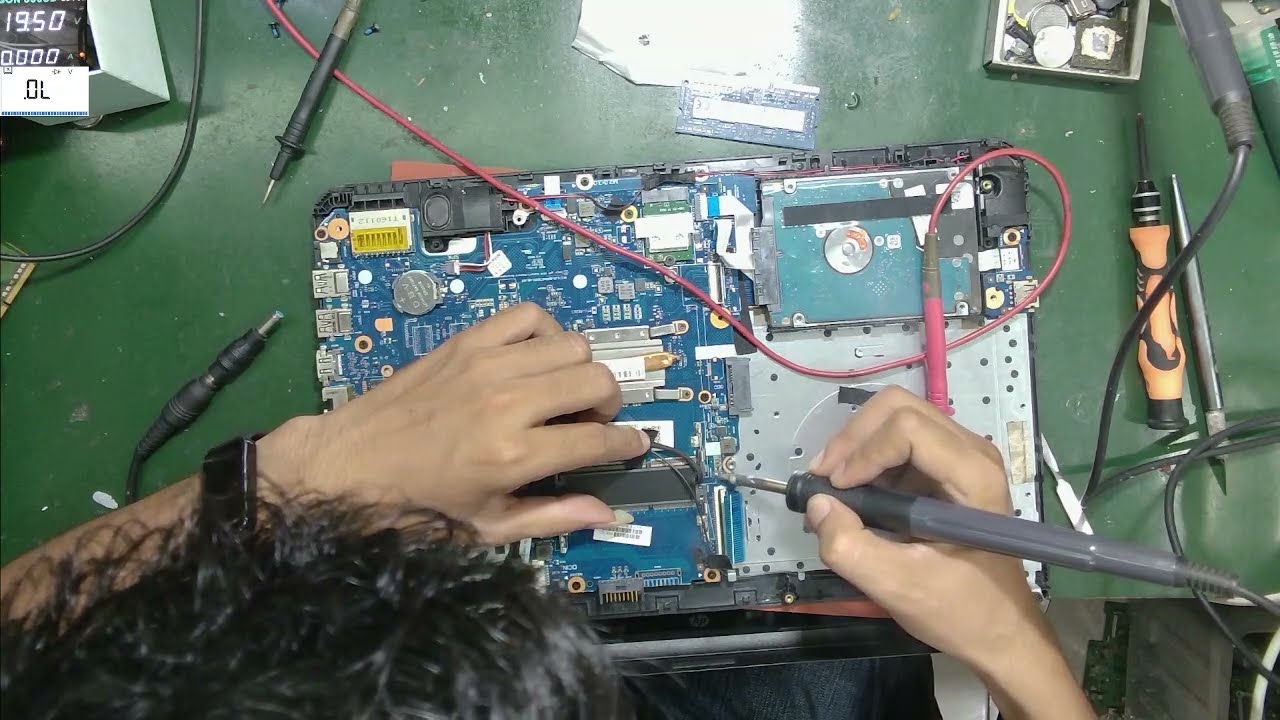 Laptop HP 14 Model 14 ac186tu Hanya Menyala Indikator Beberapa Detik Langsung Mati