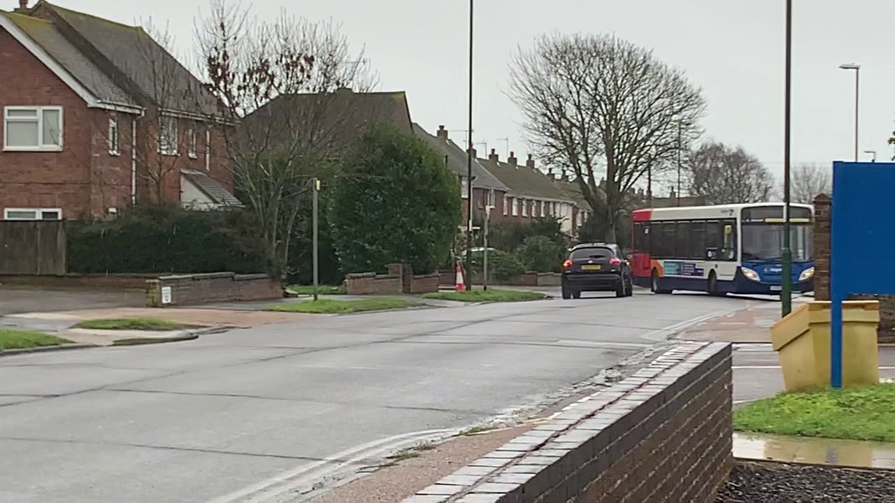 STAGECOACH BUS ROUTE 9 ARRIVING INTO SOUTH-LANDS HOSPITAL SHOREHAM BY SEA