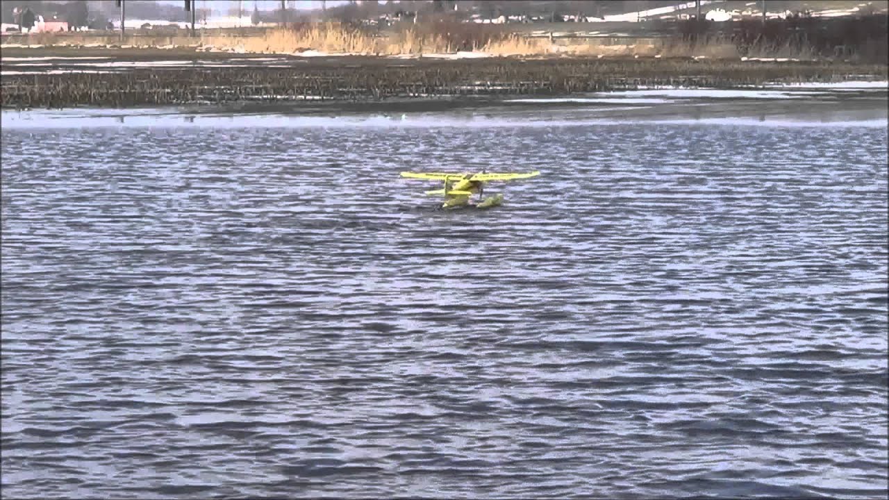 Multiplex Funcub mit Schwimmern Wilfleinsdorf modellflugschule.com