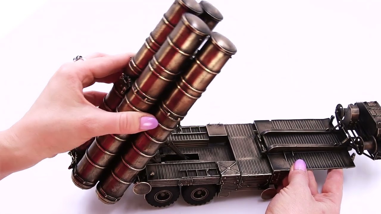 Масштабная модель ЗРК С-400 "Триумф" 1/35
