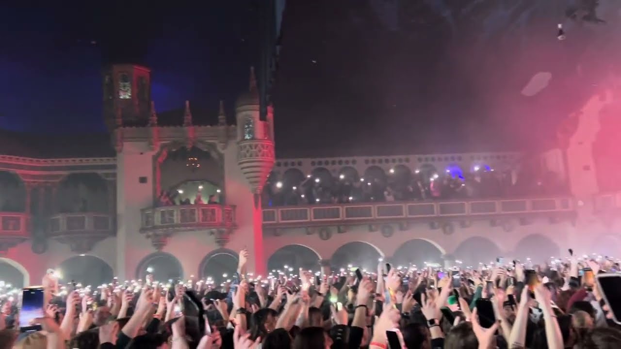 Halsey - Drive (Back to Badlands Tour) Live in Chicago 2025