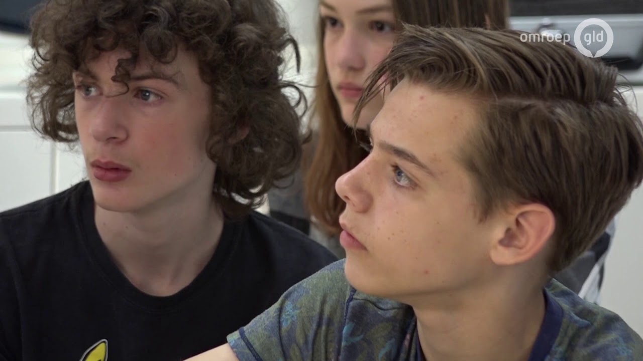 Les: zo ronselen criminelen onder scholieren