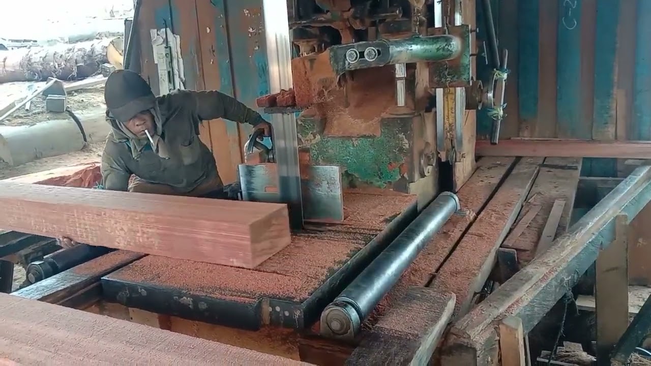 kayu balau merah Kalimantan