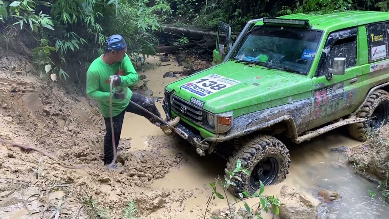 4x4 life: Toyota Land Cruiser with 13BT and 2JZ engine (PTO winch)