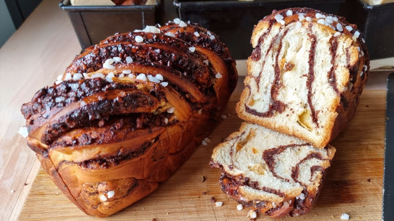 Recette de Cozonac, la brioche traditionnelle Roumaine.