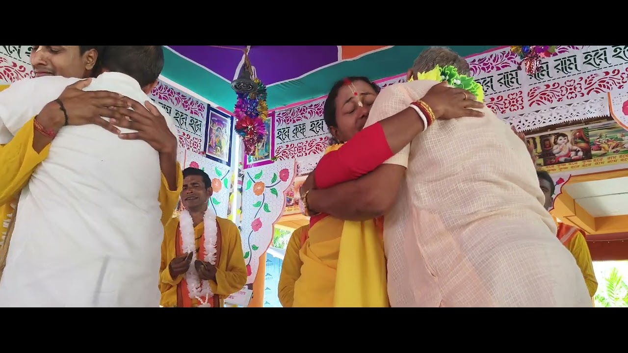 মহানাম সংকীর্তন শান্তি নগরের দল প্রেমের বর্ণায় ভাসিয়ে দিলেন প্রতিমা স্থান নবগ্রাম গোবিন্দ মন্দির |