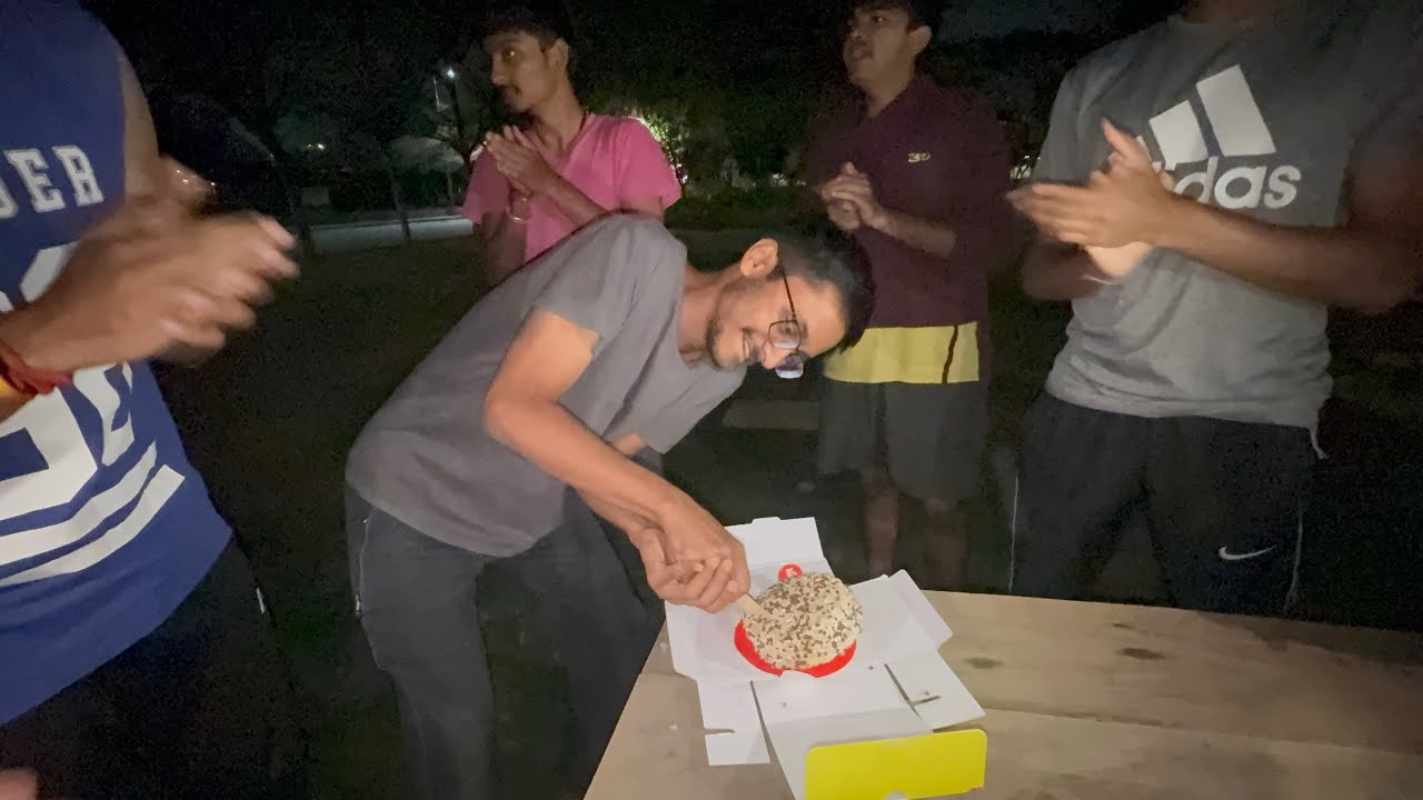 AADHI RAAT KO BIRTHDAY KAA HALLA!!🔥