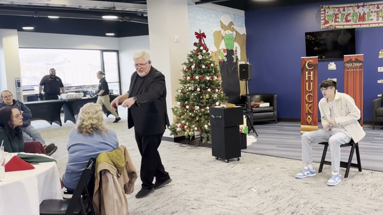 Chuck Thomas Magician Blows the Spectators Minds