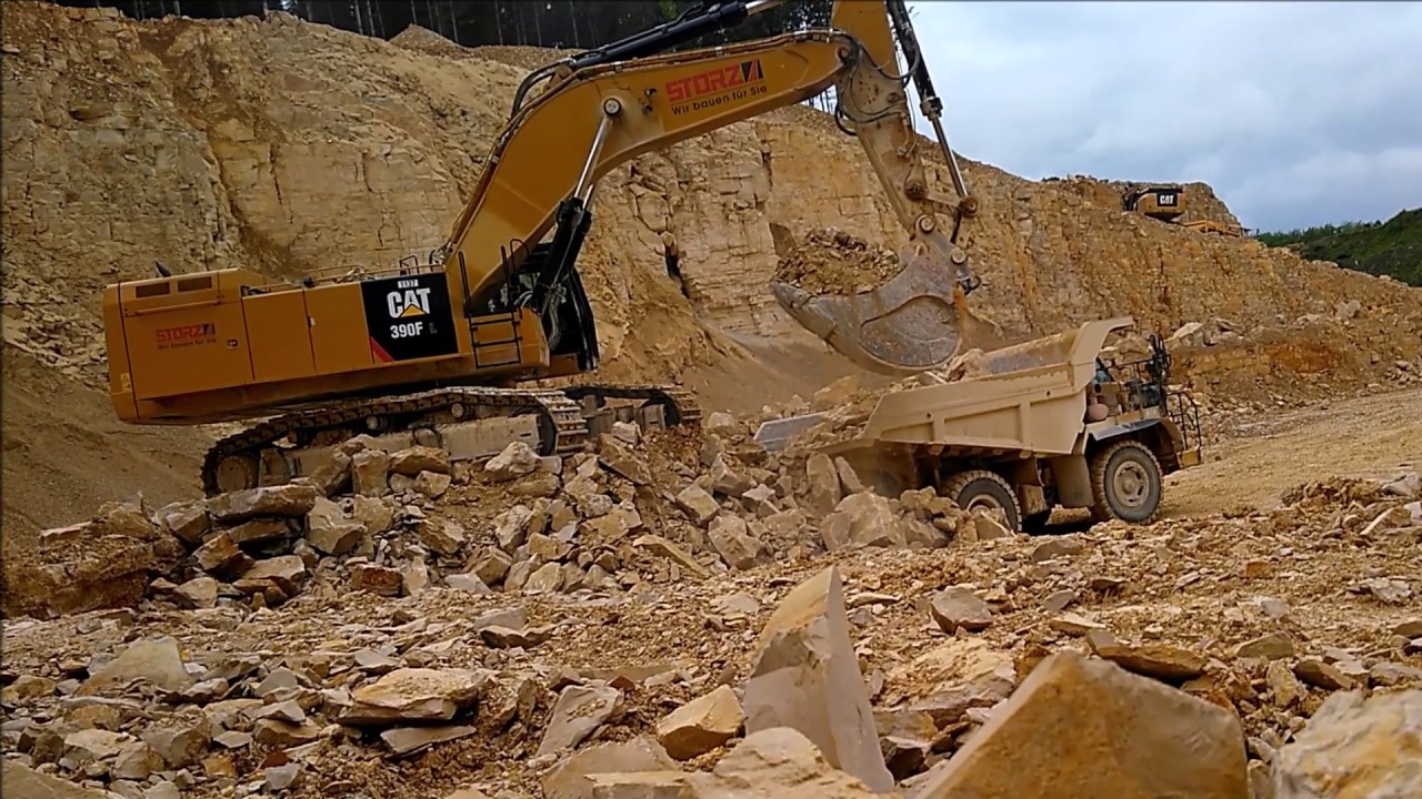 CAT 390F L loading&ripping+timelapse