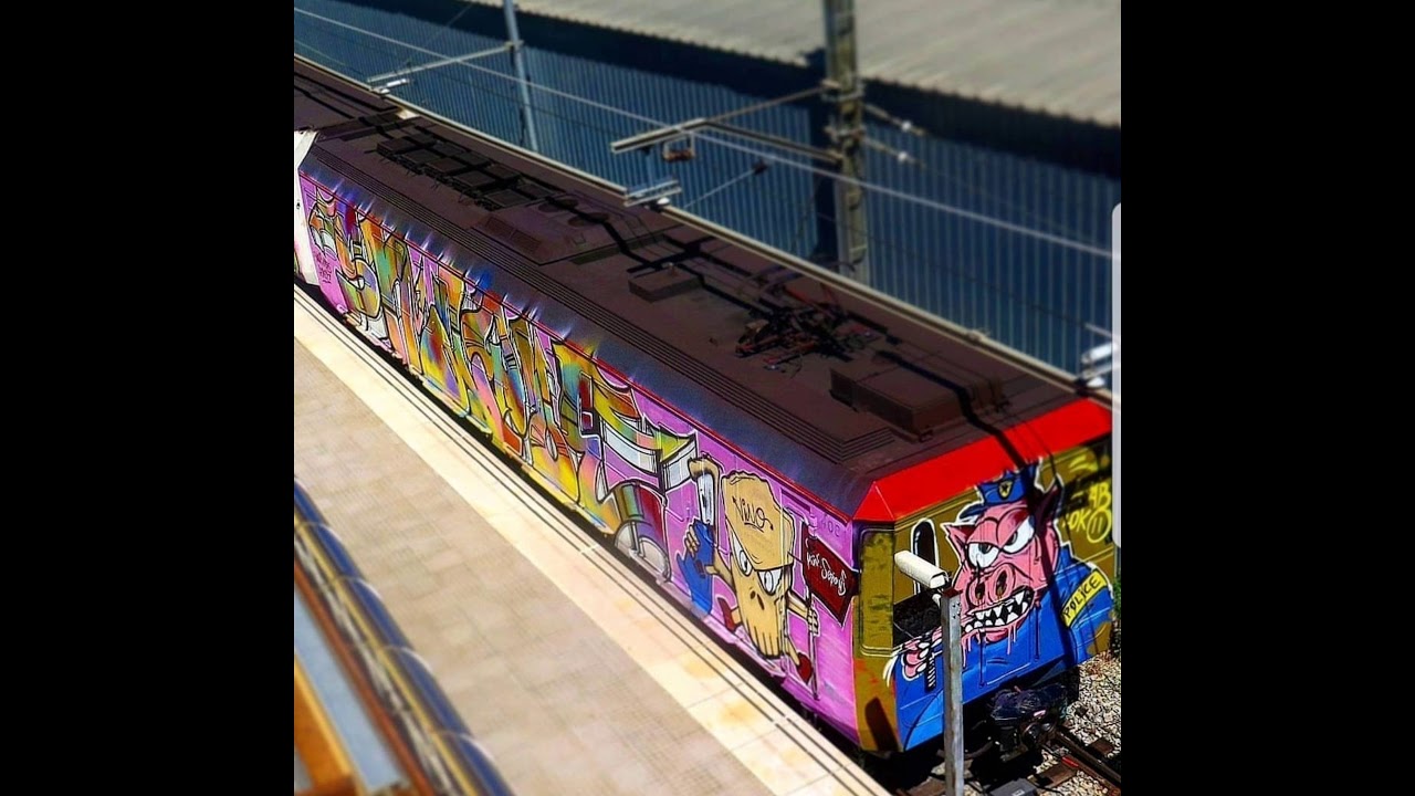 video de fotos graffiti metro de barcelona.(cancion de victor rutty...la melodia de un trenero)