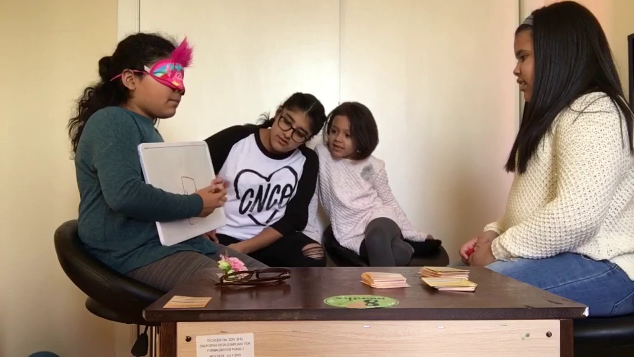 Blindfolded Pictionary Challenge (Team Addison vs Team Zed) ✍🙈🖌