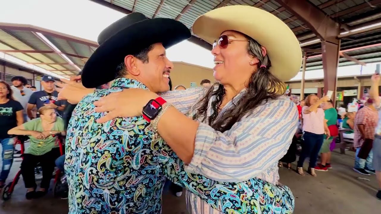 Domingo  de baile en la pulga de Álamo Texas con Gonzalo y La Norteña 🫶