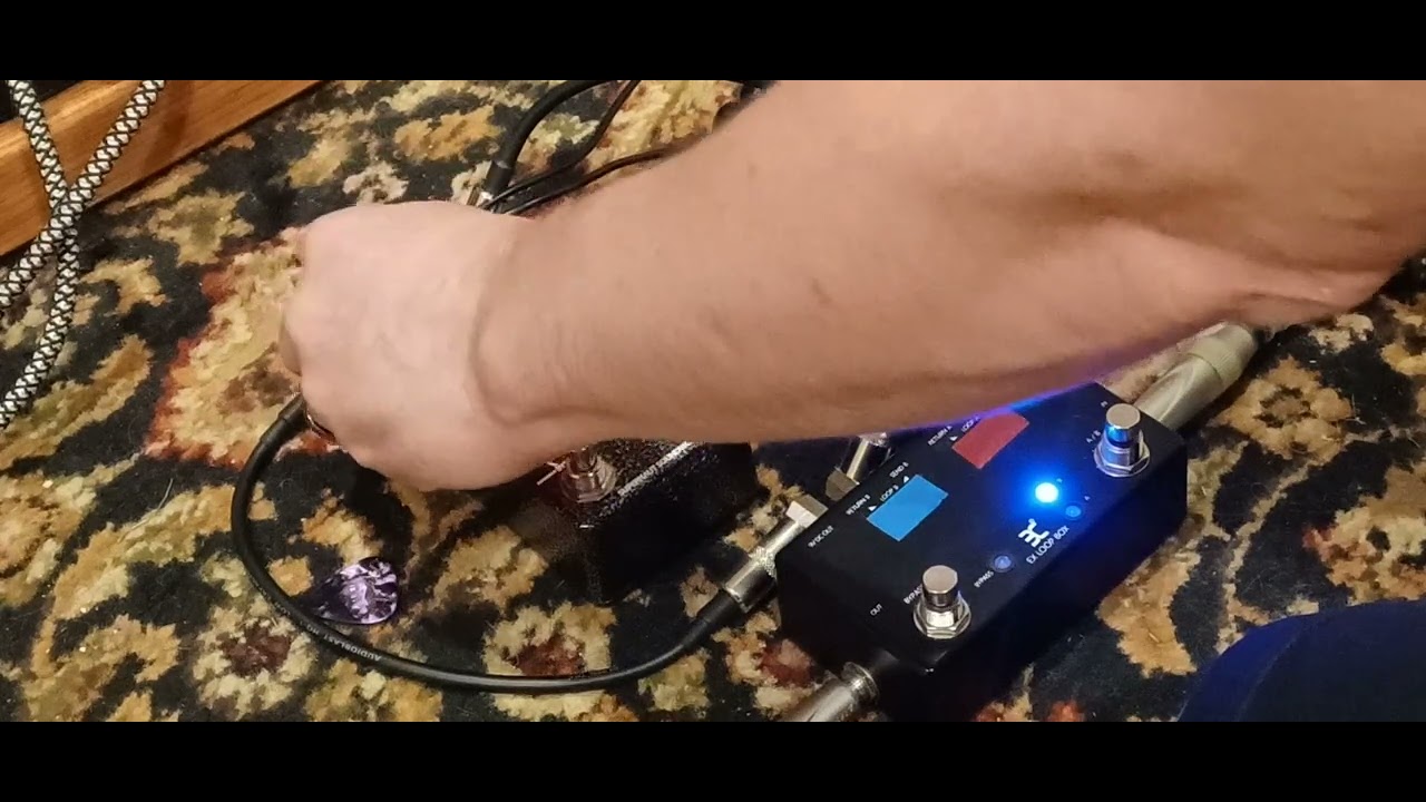 Ibanez Echomachine EM5 vs Maschine (Tape Echo Chamber)