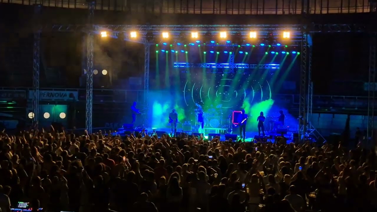 20250531 213217 Zadar Crvena Jabuka Koncert