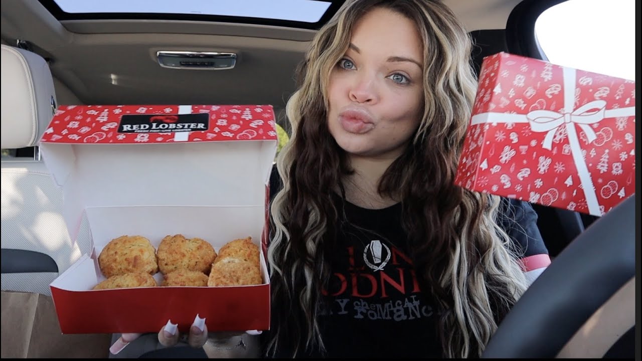 Red Lobster HOLIDAY GIFT BOX Cheddar Bay Biscuits (Limited EDITION)