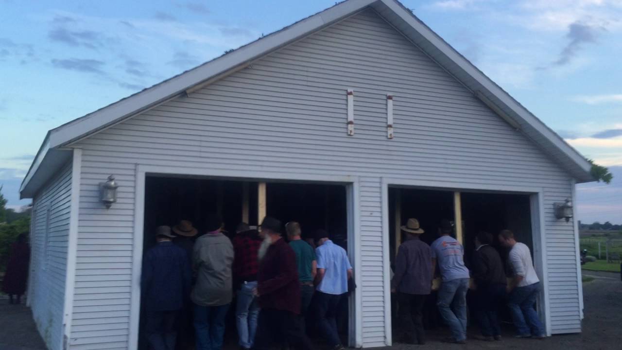 92 Amish Men Finish Moving a Garage