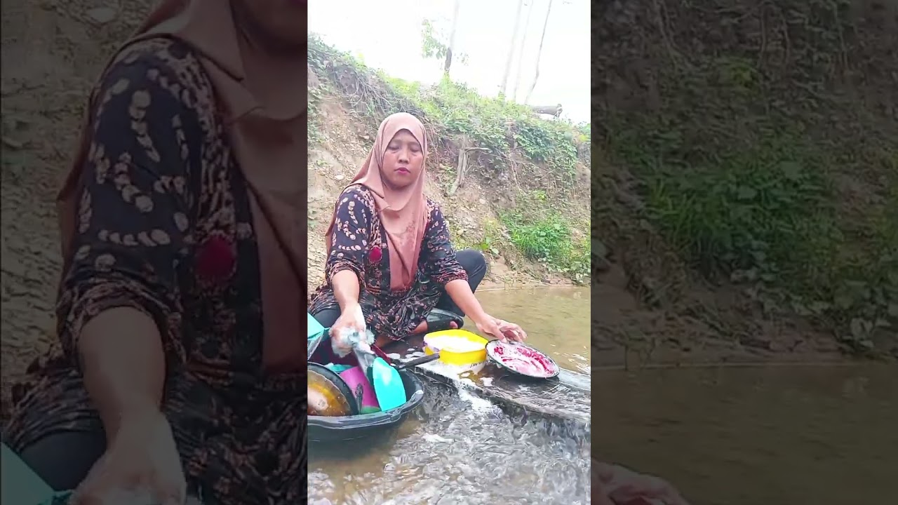Nyuci piring di sungai seberang rumah #kegiataniburumahtangga #nyuci #fyp #dailyvlog 